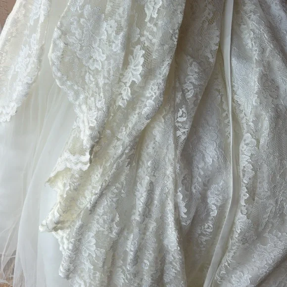 David’s Bridal wedding g dress size 14